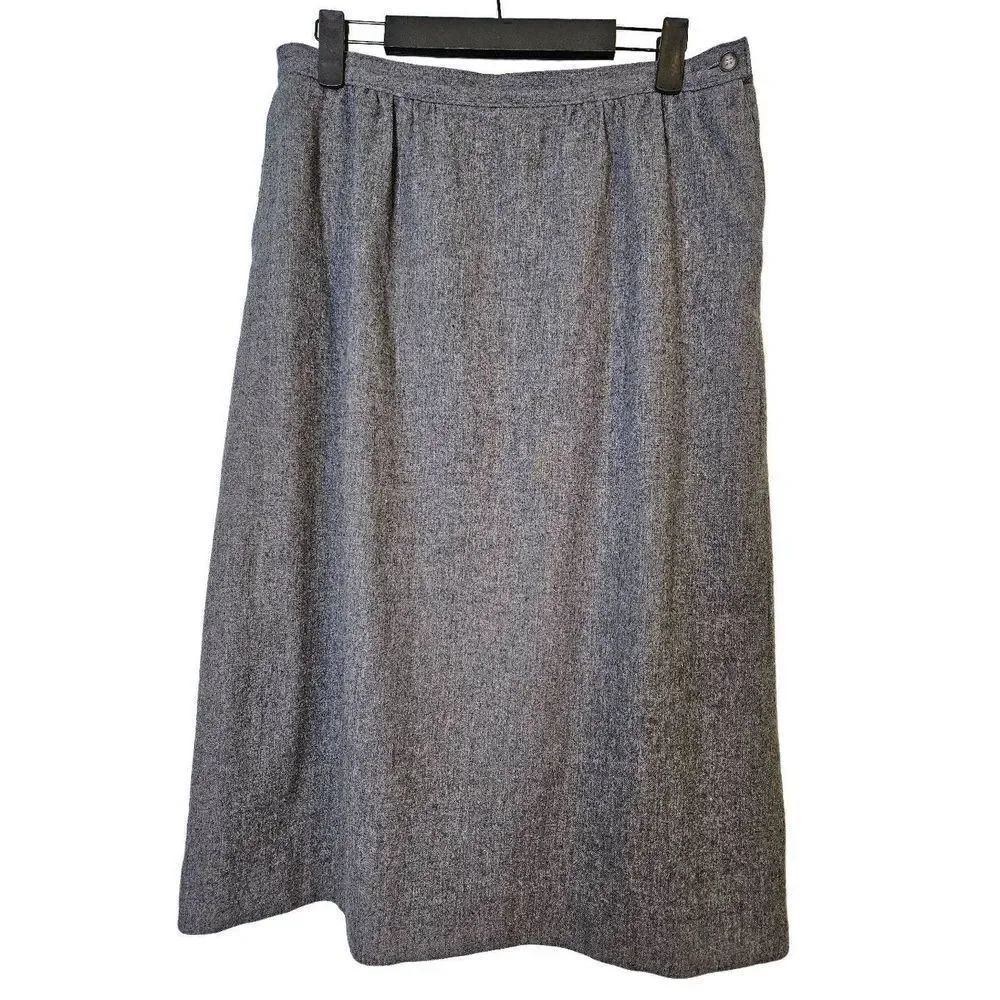 Vintage Pendleton 100% wool gray skirt.  30 inch waist.
